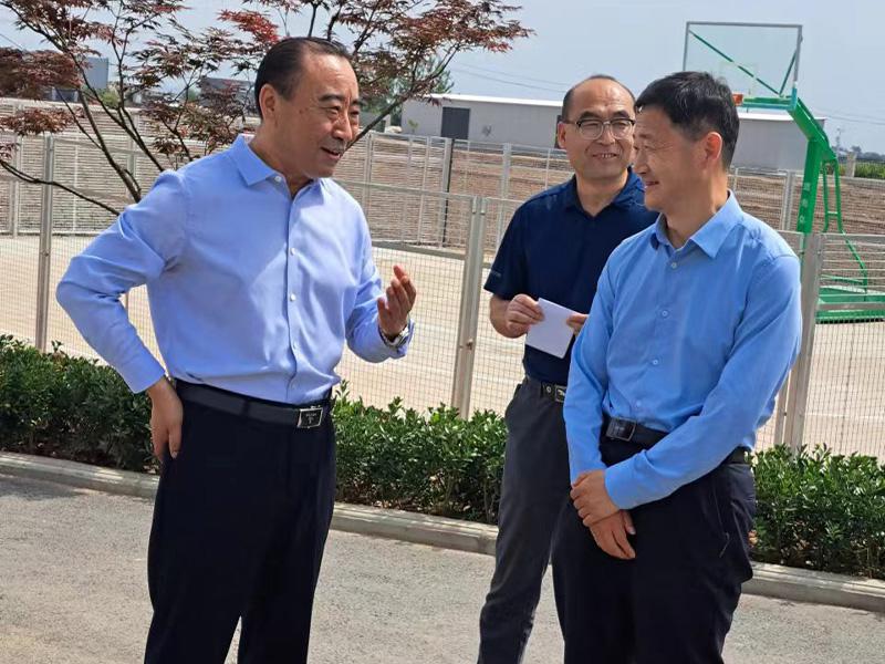 Leaders of the Municipal People's Congress visit