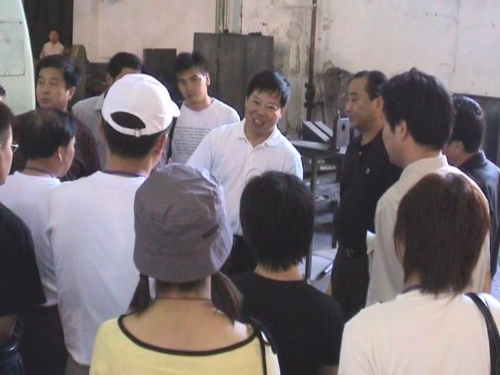 The former deputy mayor led a delegation of provincial journalists to visit