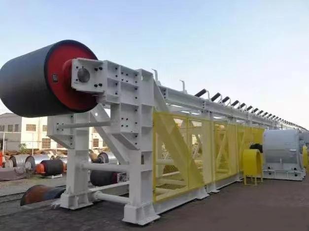 Application difficulties and solutions of large angle belt conveyors